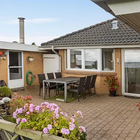 Dom wakacyjny Stunning In With Wifi Haderslev